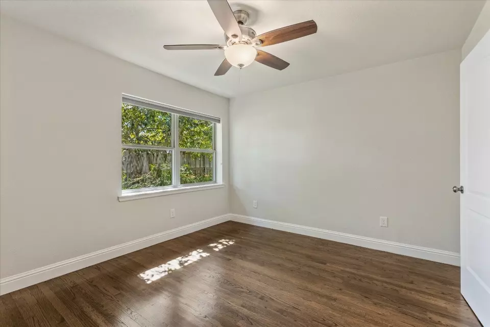  9417 Green Terrace Dr, Dallas, TX 75220 photo 28