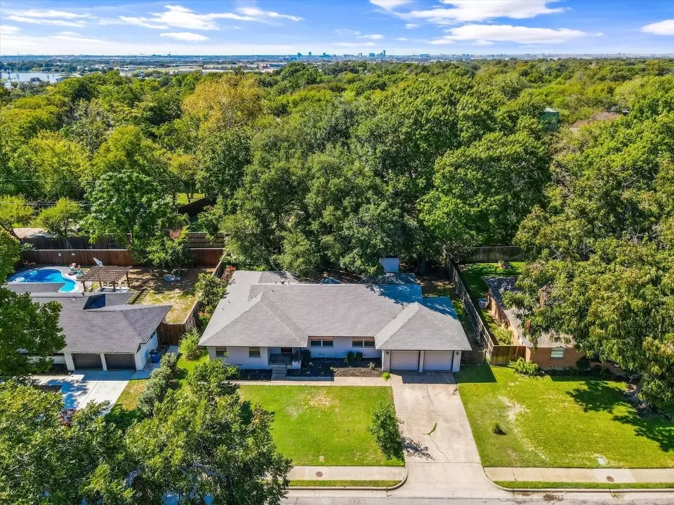  9417 Green Terrace Dr, Dallas, TX 75220 photo 2