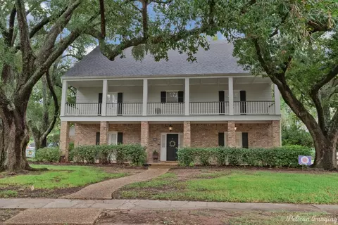 8809 Creswell Rd, Shreveport, LA 71106