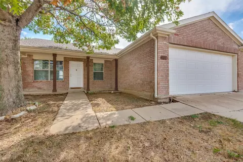 705 Cactus Trl, Cross Roads, TX 76227