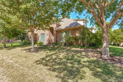 600 Hickory Ct, Hurst, TX 76054