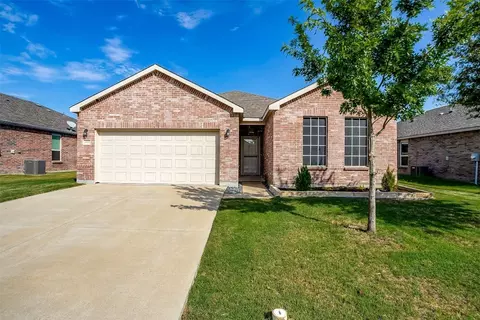 10016 Dolerite Dr, Fort Worth, TX 76131