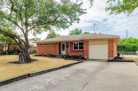 445 Lynn St, Richardson, TX 75080