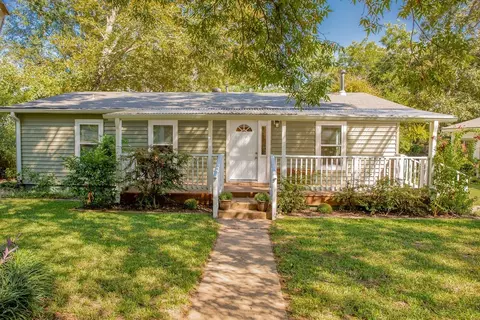 16778 Lakeway Cir, Flint, TX 75762