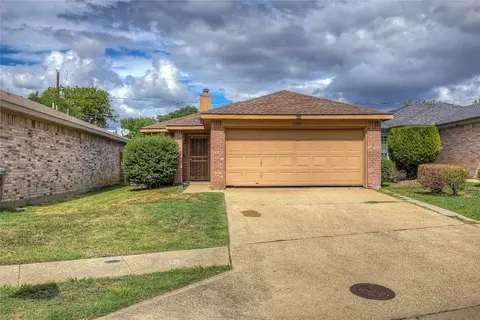 10327 Shelburne Dr, Dallas, TX 75227