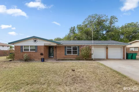 1303 Mary Dr, Iowa Park, TX 76367