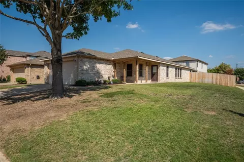 8800 Quarry Ridge Trl, Fort Worth, TX 76244