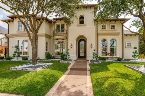 818 Belclaire Cir, Cedar Hill, TX 75104