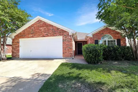 2729 Wakecrest Dr, Fort Worth, TX 76108