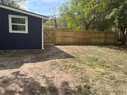 1211 E High St, Terrell, TX 75160 photo 11