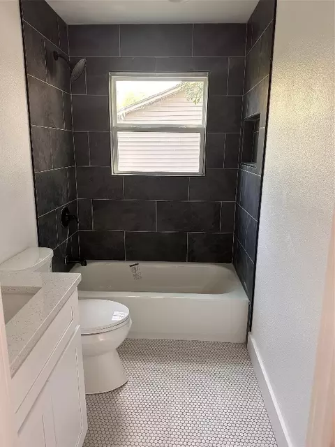 1211 E High St, Terrell, TX 75160 photo 6