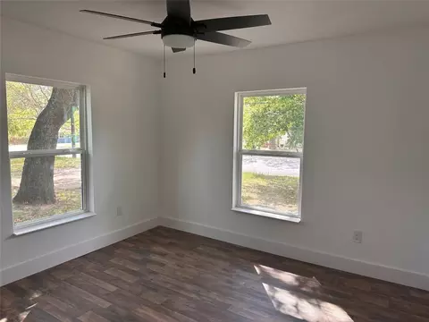 1211 E High St, Terrell, TX 75160 photo 5