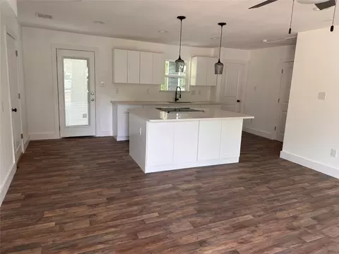 1211 E High St, Terrell, TX 75160 photo 3