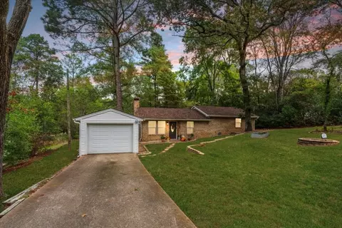 213 Grass Knoll Dr, Hideaway, TX 75771