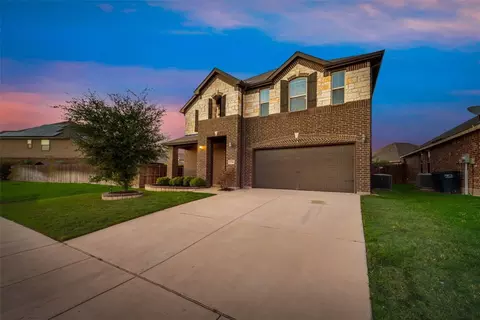 5744 Diamond Valley Dr, Fort Worth, TX 76179
