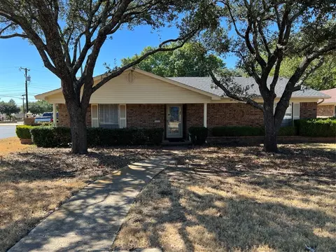 9055 Hillside Dr, Frisco, TX 75033