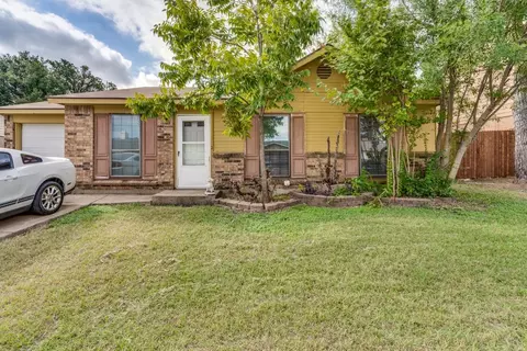 2324 Newbury Dr, Arlington, TX 76014