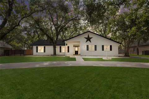 8735 S Monticello Cir, Granbury, TX 76049