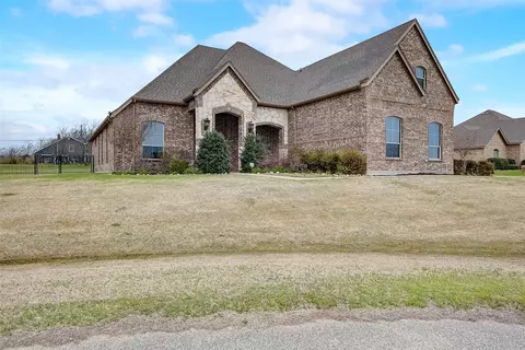 10425 Mustang Wells Dr, Fort Worth, TX 76126