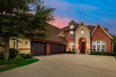 8721 Thompson Dr, Lantana, TX 76226