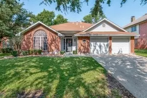 5421 Catlow Valley Rd, Fort Worth, TX 76137