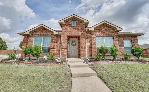 2110 New Holland Dr, Rockwall, TX 75032