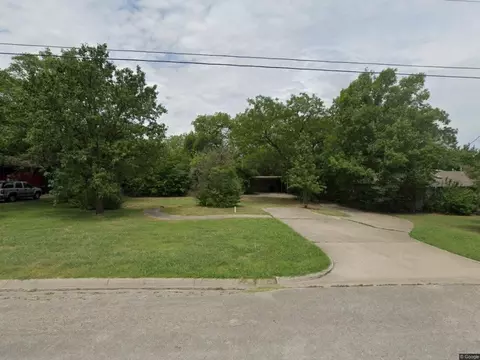 917 Hillcrest St, Denton, TX 76201