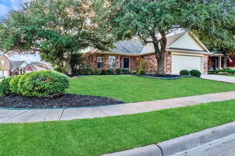 1526 San Carlos Dr, Van Alstyne, TX 75495