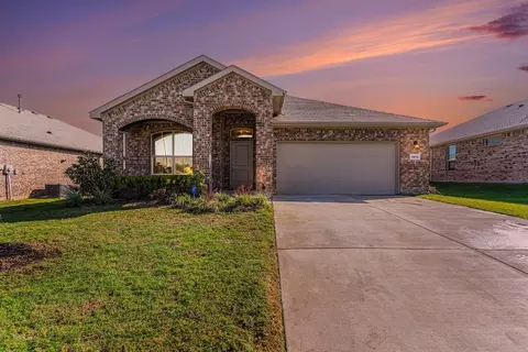 1416 Pleasanton Rd, Cleburne, TX 76033