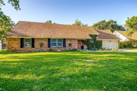 3705 Wedgway Dr, Fort Worth, TX 76133