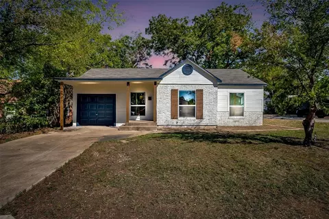 3425 Hazeline Rd, Fort Worth, TX 76103