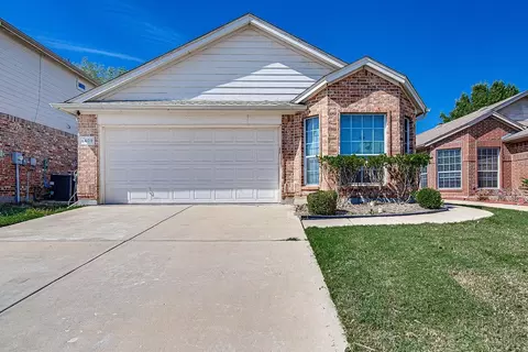 6409 Geneva Ln, Fort Worth, TX 76131