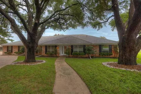 601 Lincoln Ct, Arlington, TX 76006