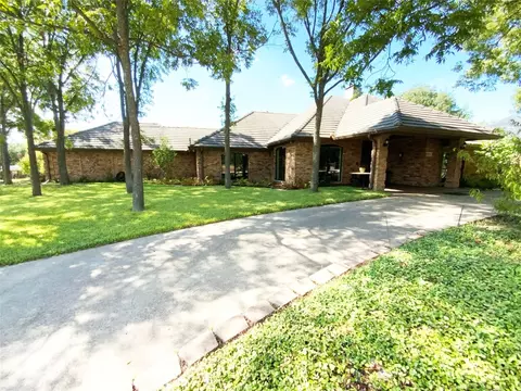 10015 Silvertree Dr, Dallas, TX 75243
