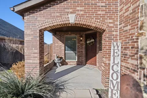 517 Sagebrush Ln, Waxahachie, TX 75165