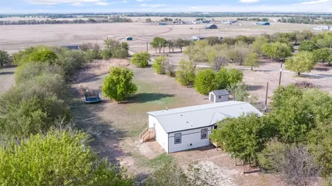 16671 Flow Rd, Krum, TX 76249 photo 5