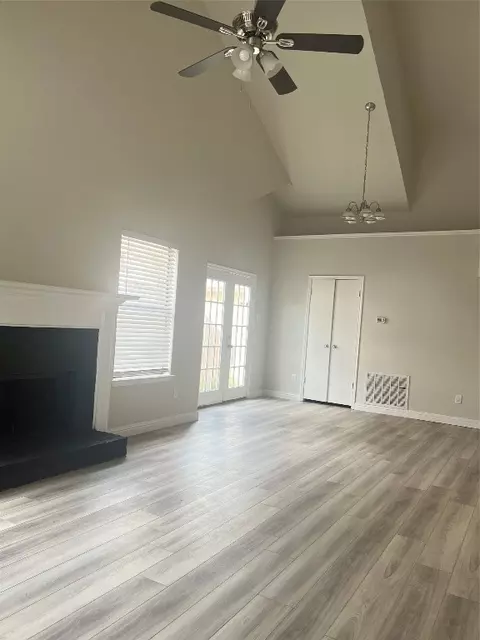 4930 Berridge Ln, Dallas, TX 75227