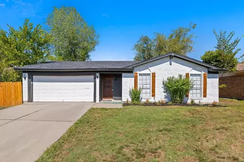 4517 Windy Ln, Forest Hill, TX 76140
