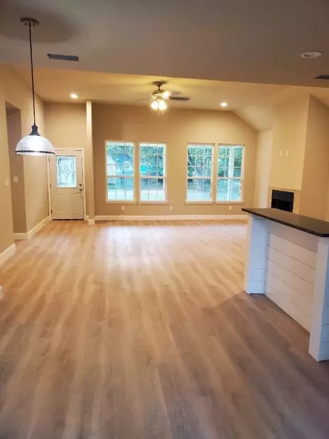 404 2nd St, Commerce, TX 75428 photo 3