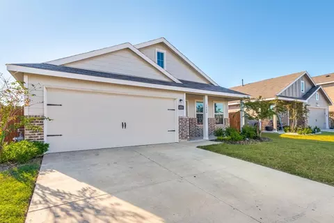 3948 Surrey Dr, Heartland, TX 75126