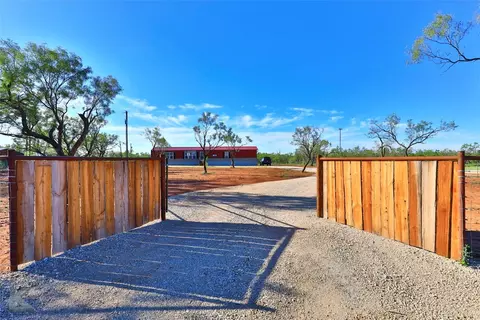 1451 Bettis, Merkel, TX 79536