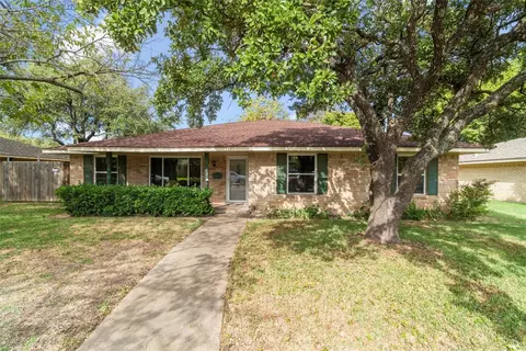 707 W Ridge Dr, Duncanville, TX 75116