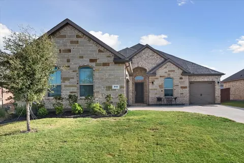 912 Bailey Ln, Mansfield, TX 76063