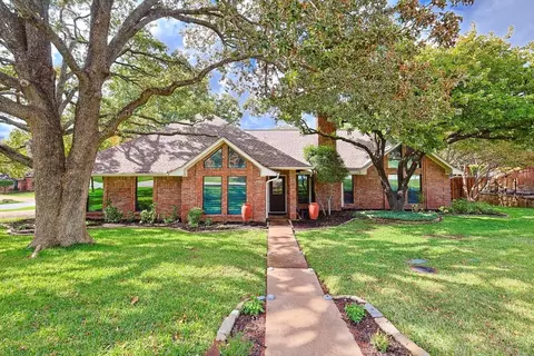 240 Dickinson Dr, Highland Village, TX 75077