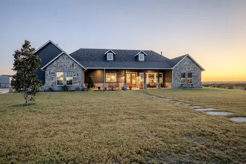 121 Old Decatur Rd, Decatur, TX 76234