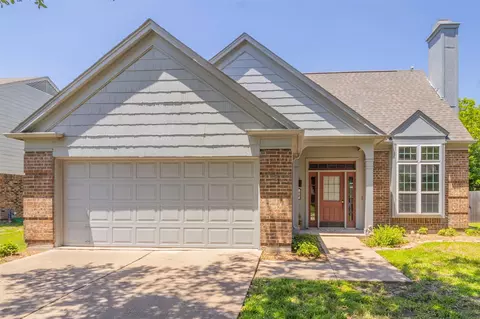 426 Newberry St, Grand Prairie, TX 75052