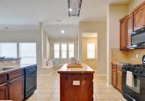 9249 Odeum Dr, Fort Worth, TX 76244 photo 12