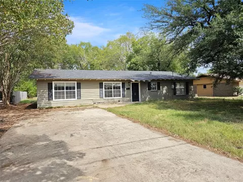 921 Alabama St, Sulphur Springs, TX 75482