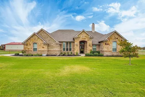 100 Maral Ln, Azle, TX 76020