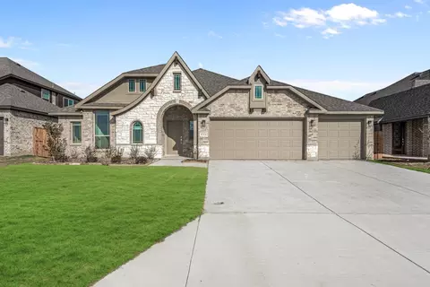 135 Sweetwater Dr, Commerce, TX 75428